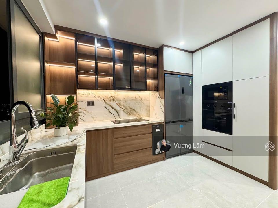 Bán penthouse babylon 101m2 3pn 2wc có sân thượng usable tốt view đông nam sổ riêng giá 6.75 tỷ