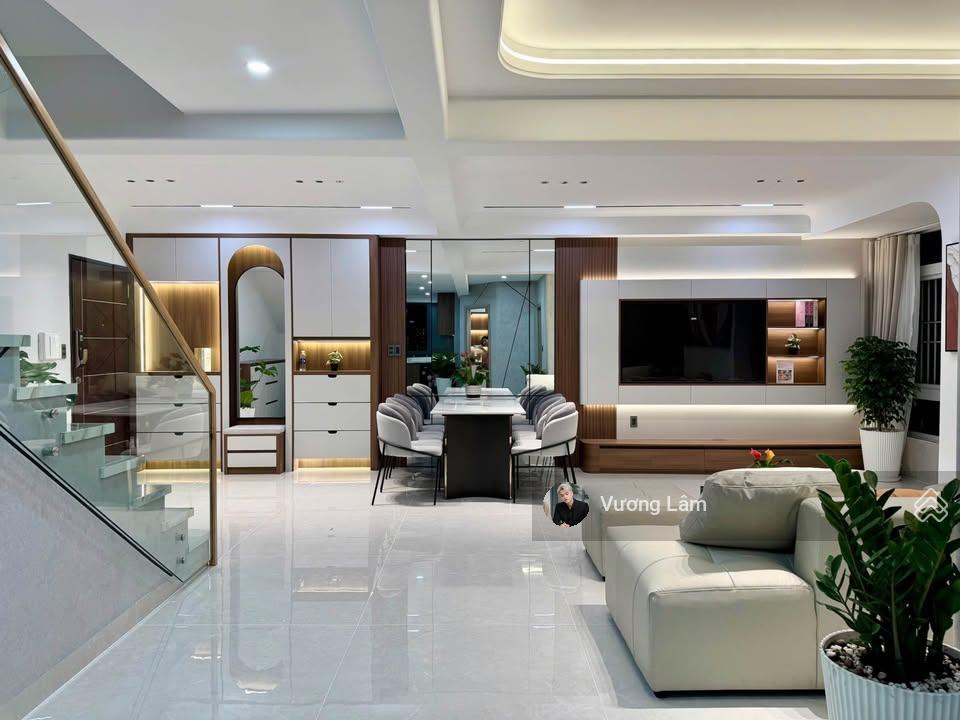 Bán penthouse babylon 101m2 3pn 2wc có sân thượng usable tốt view đông nam sổ riêng giá 6.75 tỷ