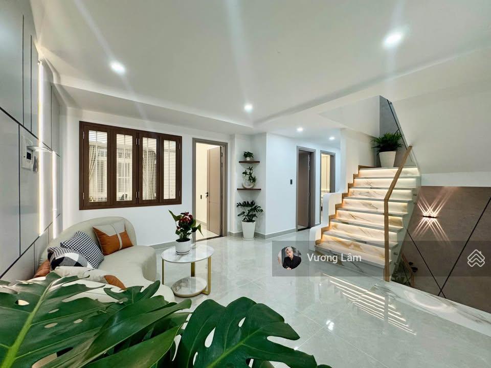 Bán penthouse babylon 101m2 3pn 2wc có sân thượng usable tốt view đông nam sổ riêng giá 6.75 tỷ