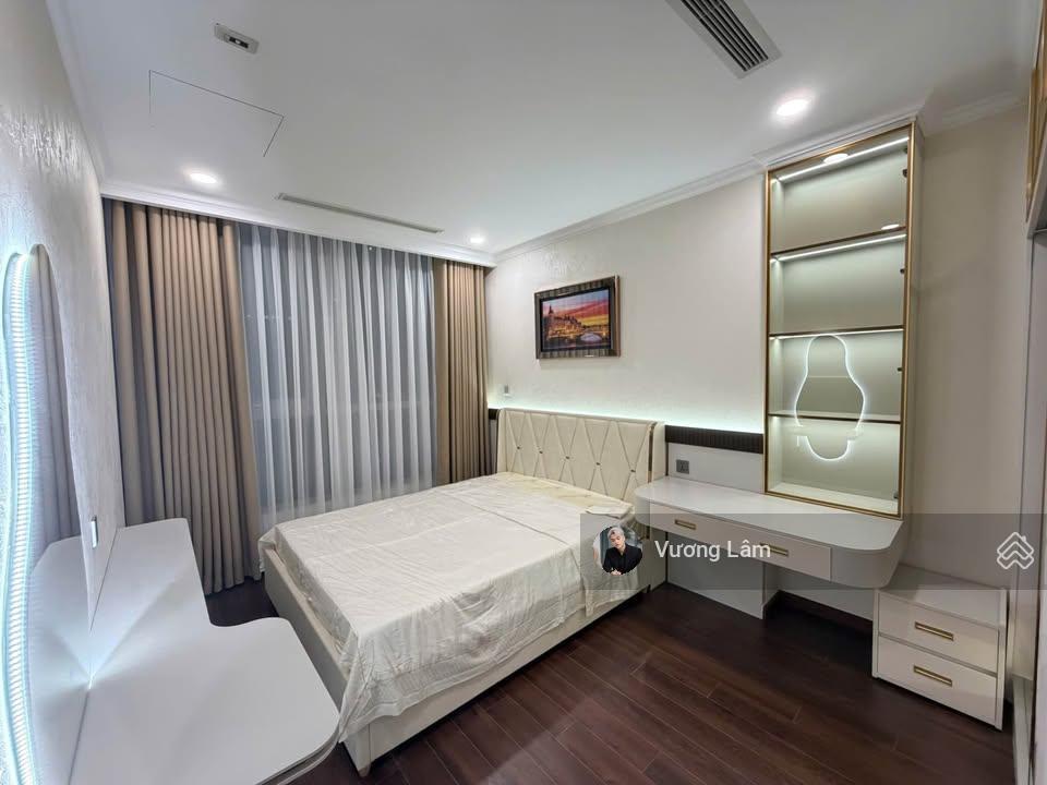 Cần bán gấp xigrand court q10 75m2  2pn  2wc full nt  tầng cao  view đông nam  giá tốt 6.85 tỷ