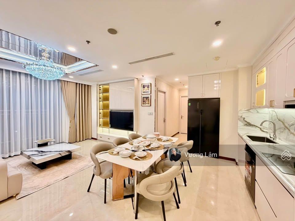 Cần bán gấp xigrand court q10 75m2  2pn  2wc full nt  tầng cao  view đông nam  giá tốt 6.85 tỷ