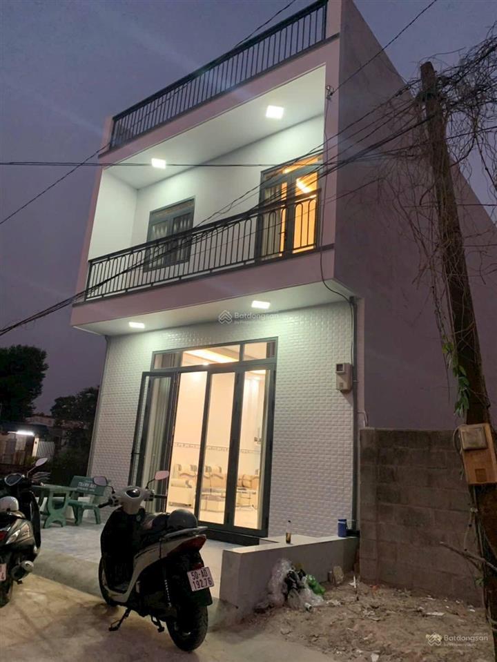 Bán nhà riêng tại 30, đường 570, 1,32 tỷ, 135m2 đẹp, nhiều tiện ích