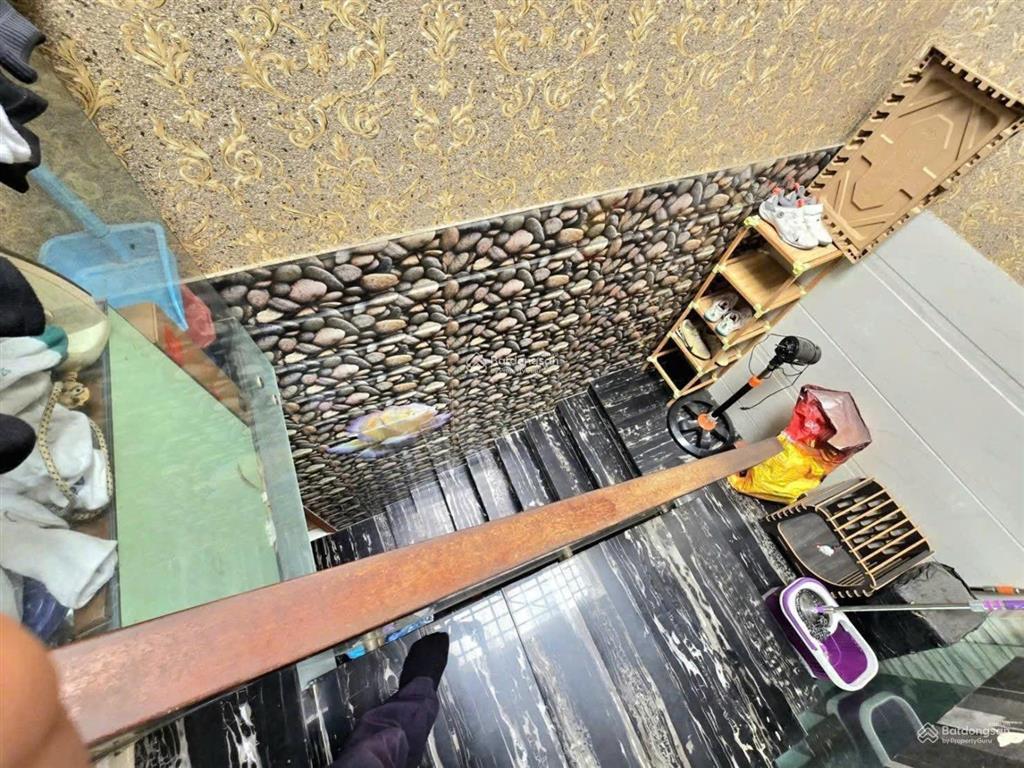 Nhà 3tầng ,mtkd ngay hoàng diệu 2, 76m2, ngang bề thế 5,7m,xe hợi đậu trước nhà ngày đêm, nhỉnh 9tỷ