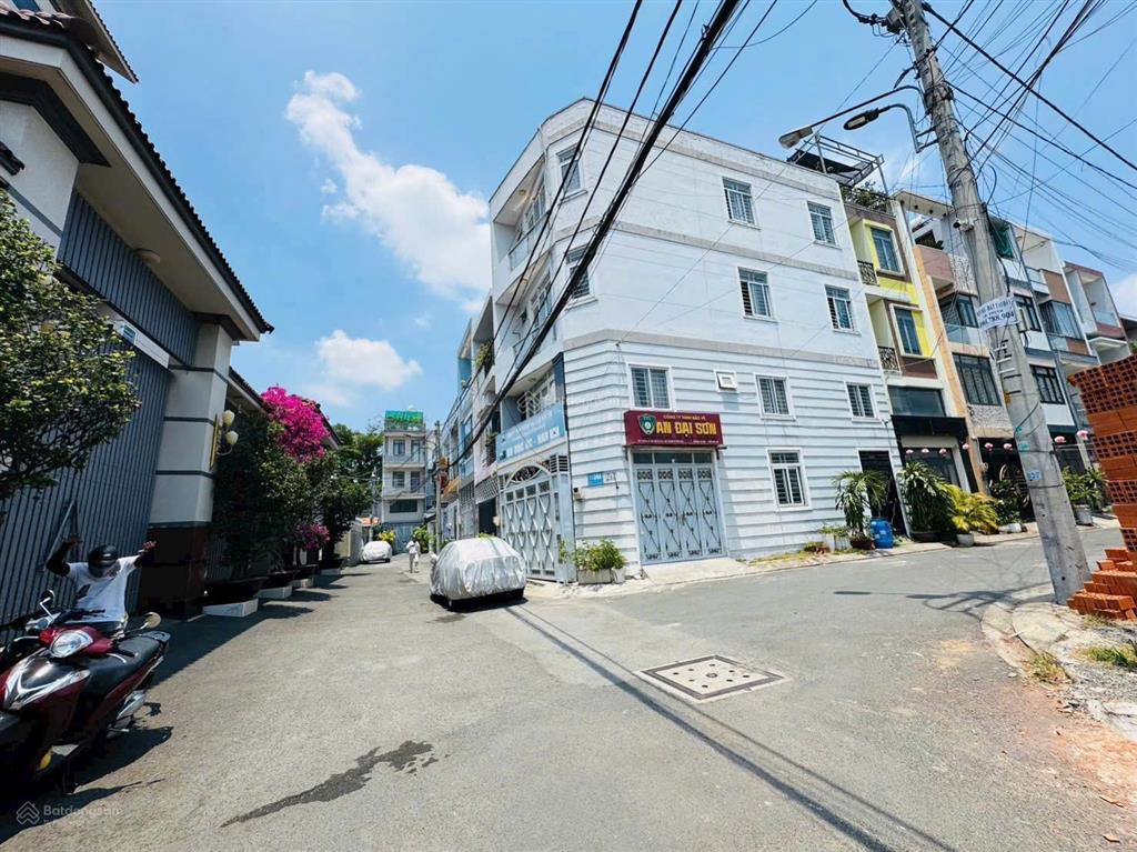 Lô góc 2mt thoáng ,ngay sư phạm kỹ thuật ,60m2, gpxd 5 tầng ,hẻm xe tải ,dân trí cao ,nhỉnh 6 tỷ
