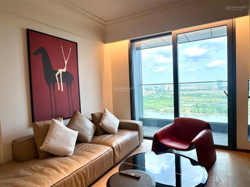 Bán căn hộ 2 phòng ngủ căn góc grand marina saigon 92m