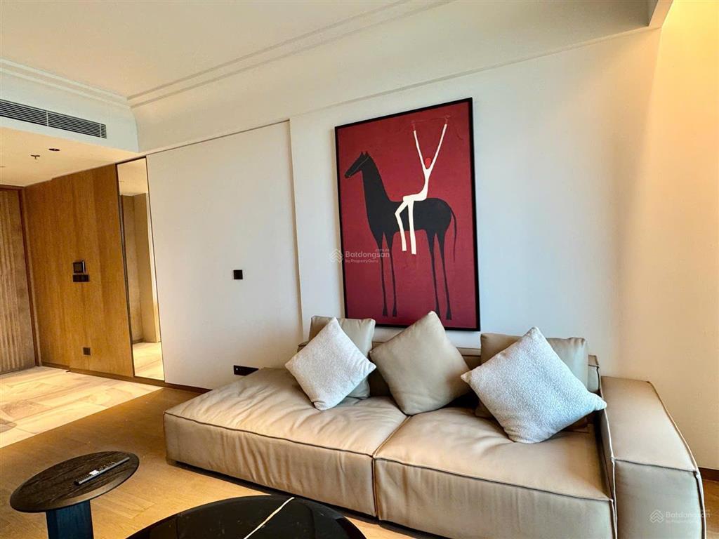 Bán căn hộ 2 phòng ngủ căn góc grand marina saigon 92m