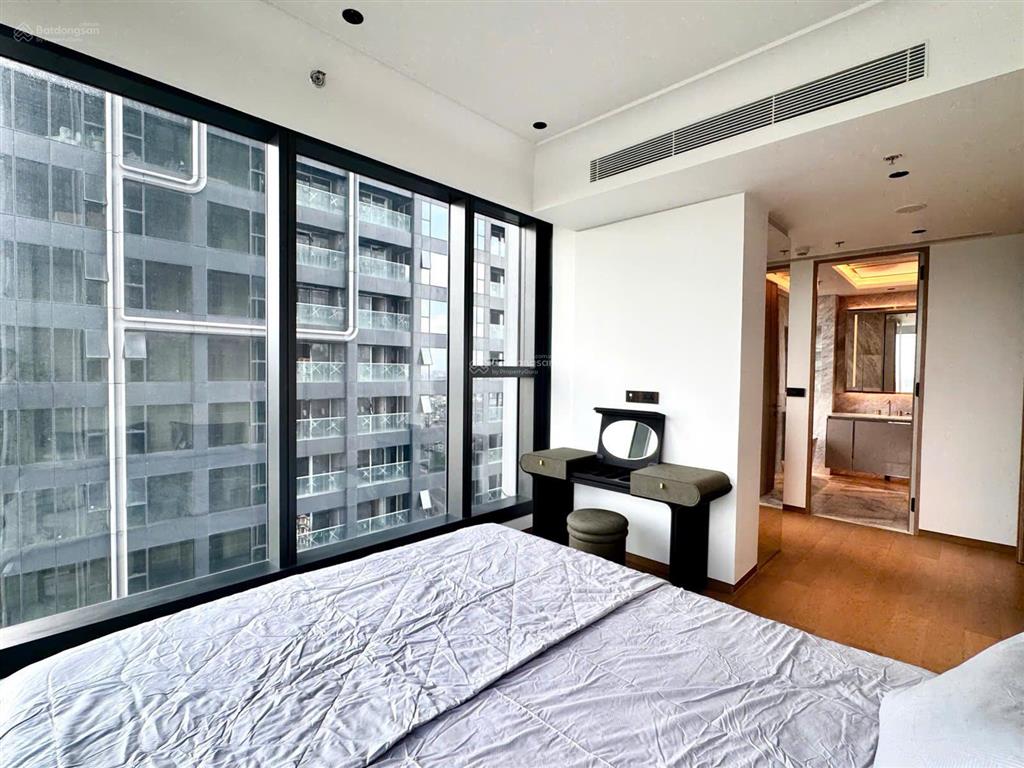 Bán căn hộ 2 phòng ngủ căn góc grand marina saigon 92m