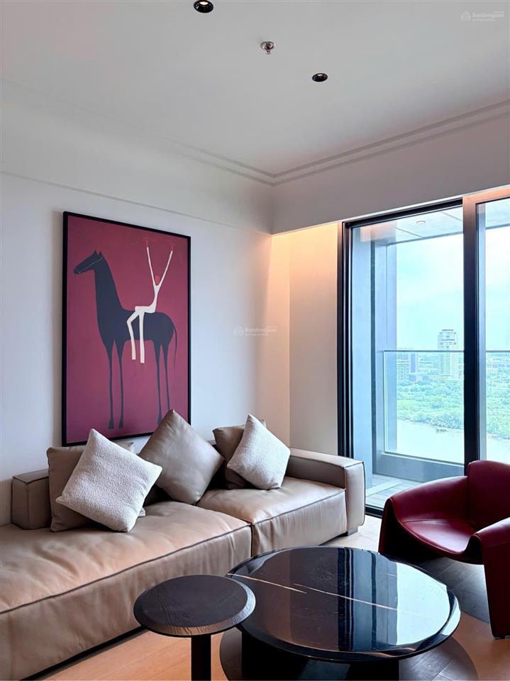 Bán căn hộ 2 phòng ngủ căn góc grand marina saigon 92m