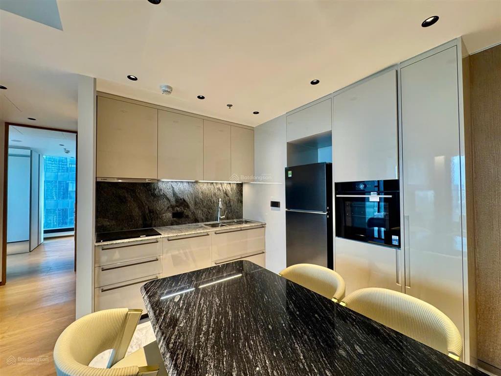 Bán căn hộ 2 phòng ngủ căn góc grand marina saigon 92m
