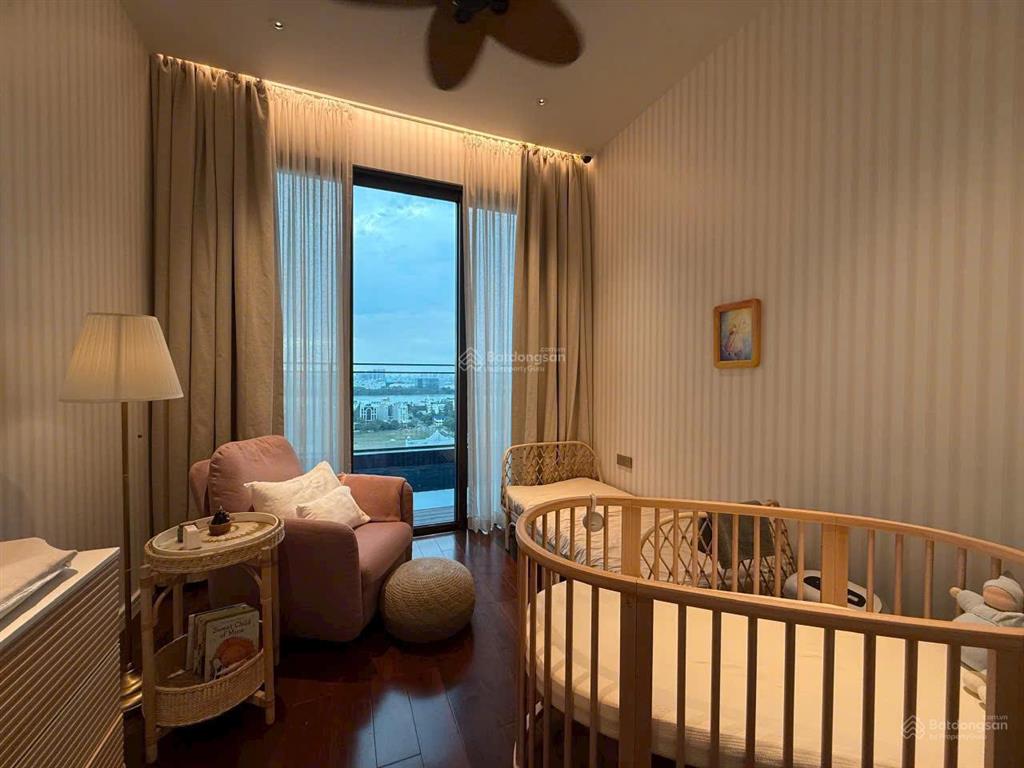 Cho thuê căn hộ define 4 phòng ngủ 325m2