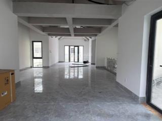 Cho thuê văn phòng tại vinhomes golden river ba son, 180 triệu, 400m2, đẹp, tiện ích