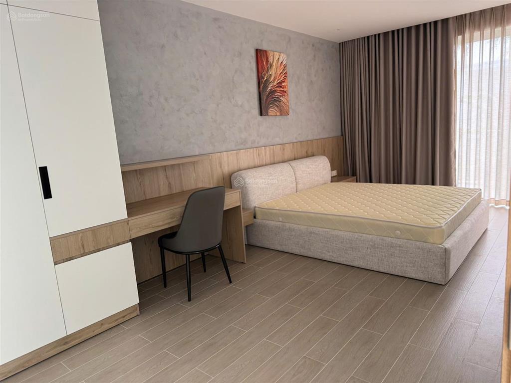 Cho thuê bt tại palm city, giá tốt 70 triệu, 240m2, 4pn, 4wc