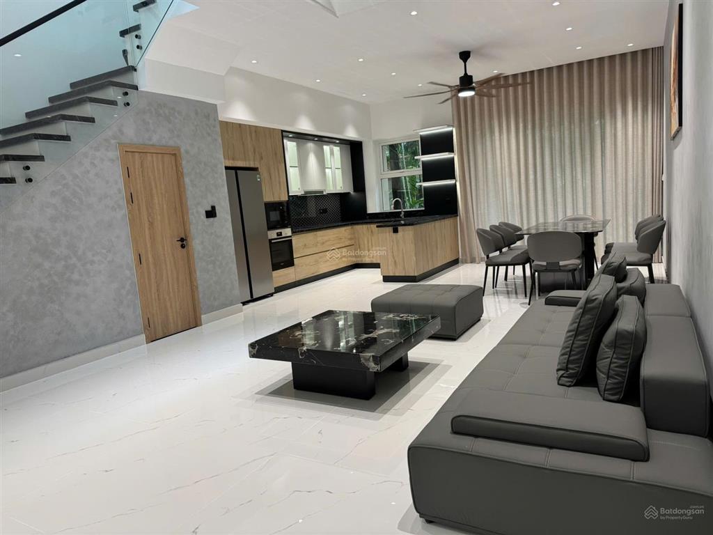 Cho thuê bt tại palm city, giá tốt 70 triệu, 240m2, 4pn, 4wc