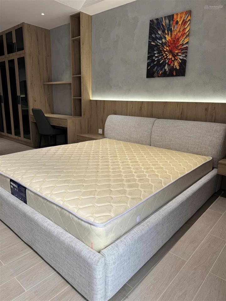 Cho thuê bt tại palm city, giá tốt 70 triệu, 240m2, 4pn, 4wc