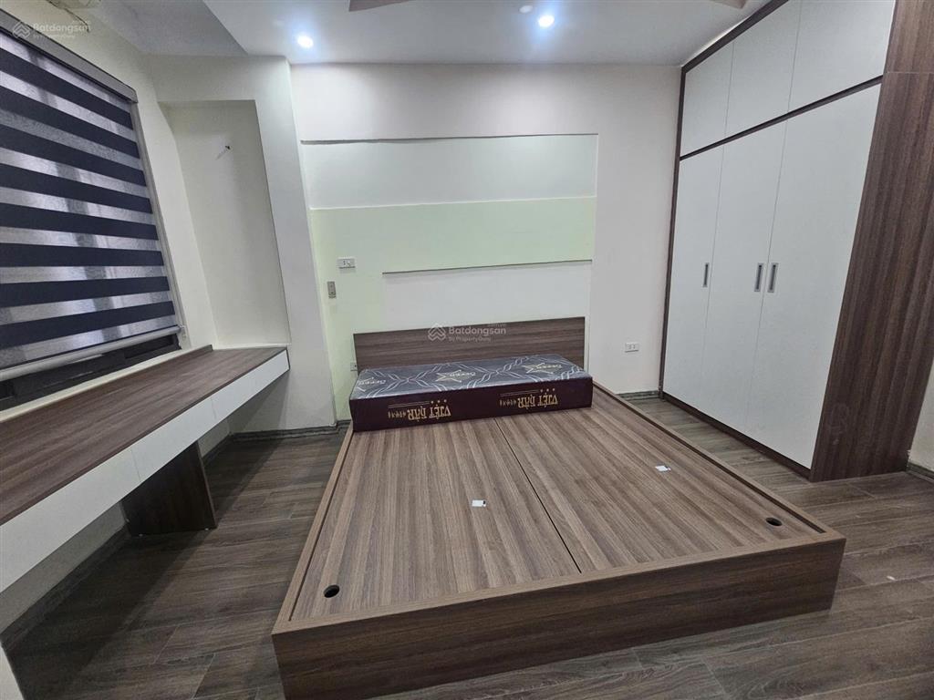 Chính chủ bán căn nhà đất quan nhân 30/34m 5 tầng mt 4m nở hậu giá 7,8 tỷ