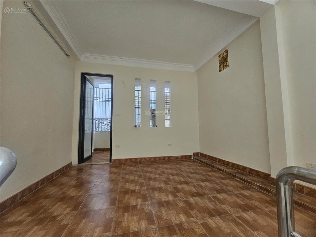 Chính chủ bán căn nhà đất quan nhân 30/34m 5 tầng mt 4m nở hậu giá 7,8 tỷ