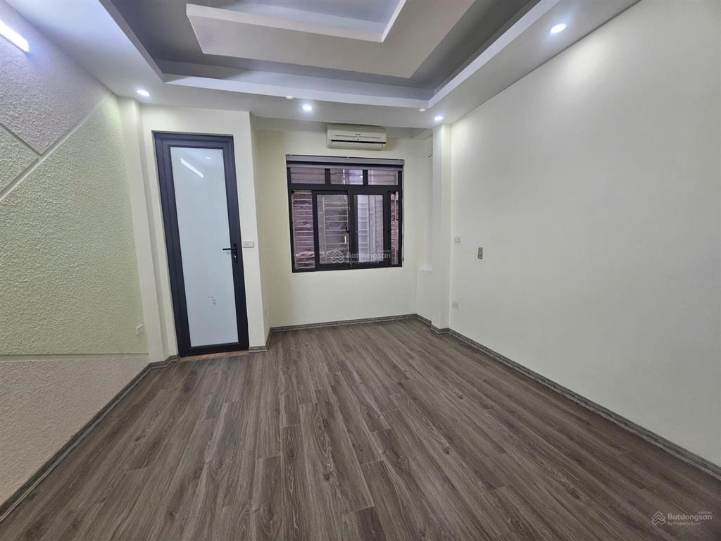 Chính chủ bán căn nhà đất quan nhân 30/34m 5 tầng mt 4m nở hậu giá 7,8 tỷ