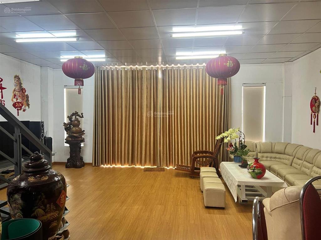 Chính chủ cần bán gấp nhà mặt tiền kinh doanh lê văn chí , thủ đức.150m2 chỉ 16 tỷ , sổ hồng riêng