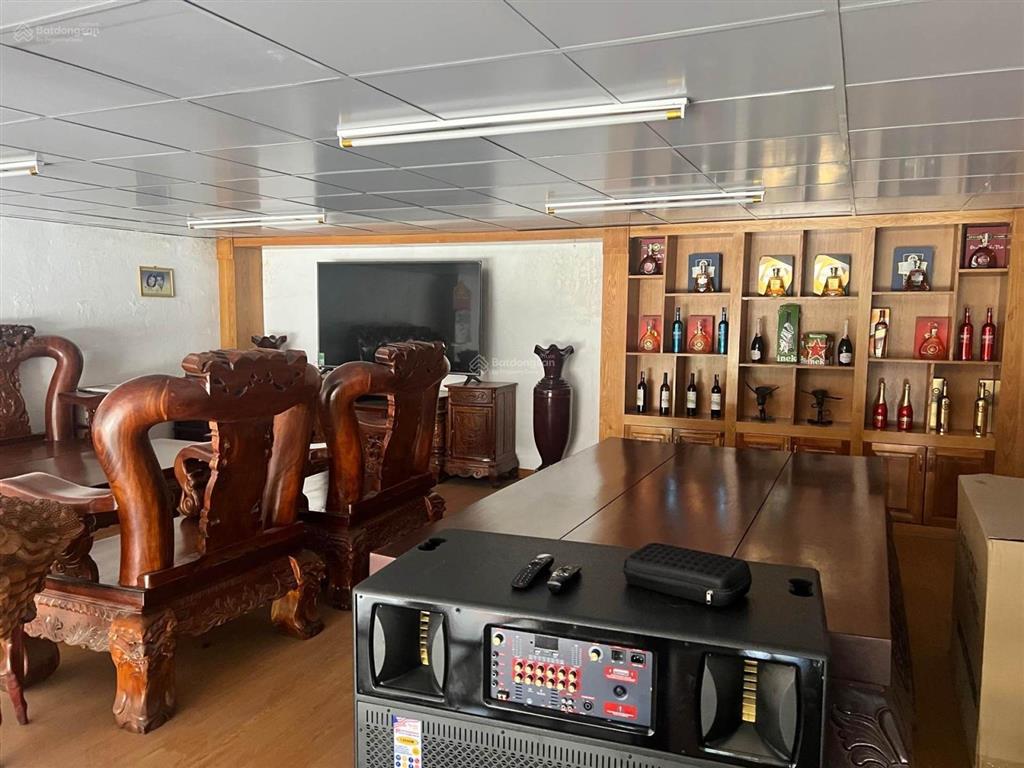 Chính chủ cần bán gấp nhà mặt tiền kinh doanh lê văn chí , thủ đức.150m2 chỉ 16 tỷ , sổ hồng riêng