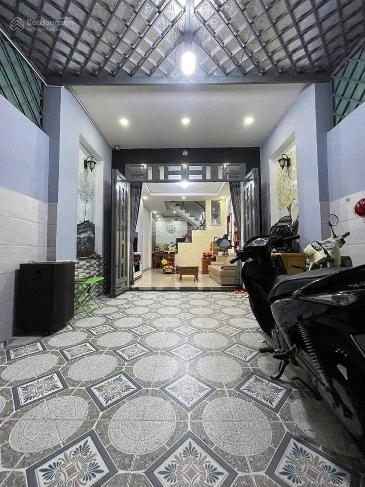 Cần bán gấp nhà tại đường số 9,linh xuân thủ đức giá 5,5 tỷ, 78m2, 3pn, 3wc, 2 tầng,sổ hồng riêng