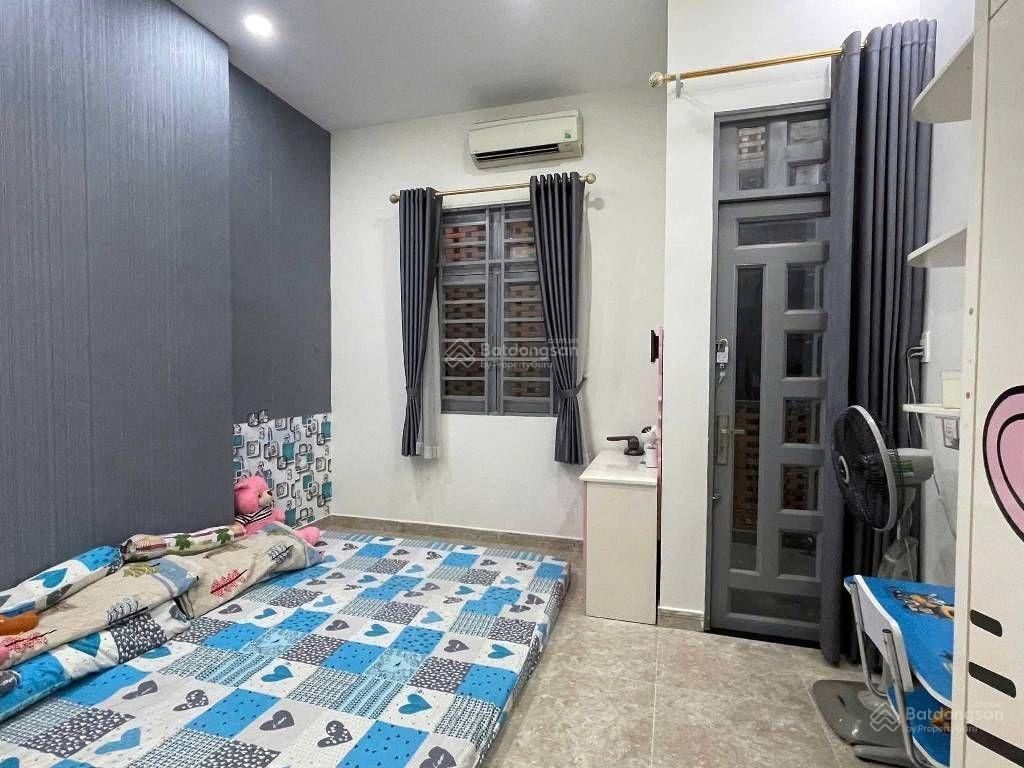 Cần bán gấp nhà tại đường số 9,linh xuân thủ đức giá 5,5 tỷ, 78m2, 3pn, 3wc, 2 tầng,sổ hồng riêng