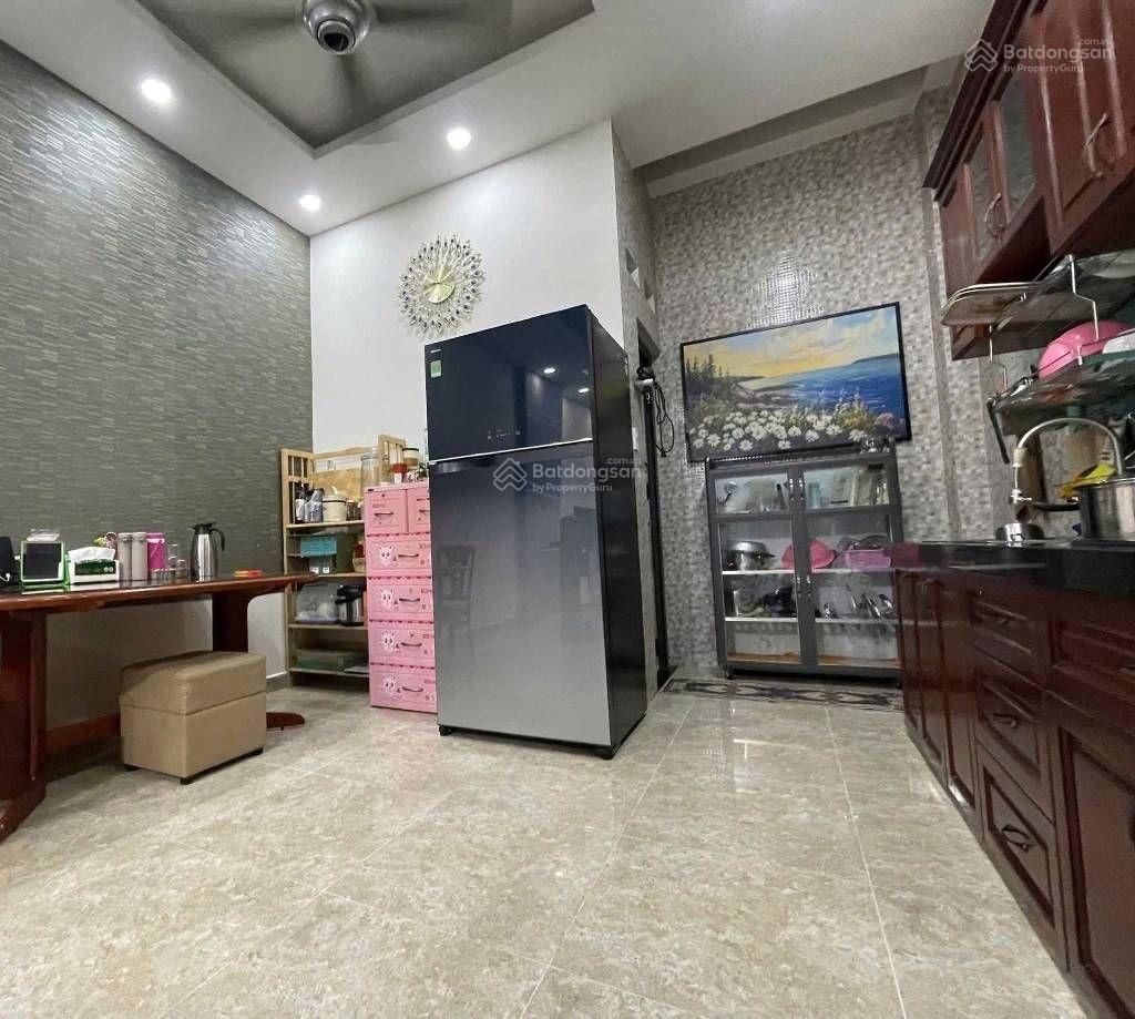 Cần bán gấp nhà tại đường số 9,linh xuân thủ đức giá 5,5 tỷ, 78m2, 3pn, 3wc, 2 tầng,sổ hồng riêng
