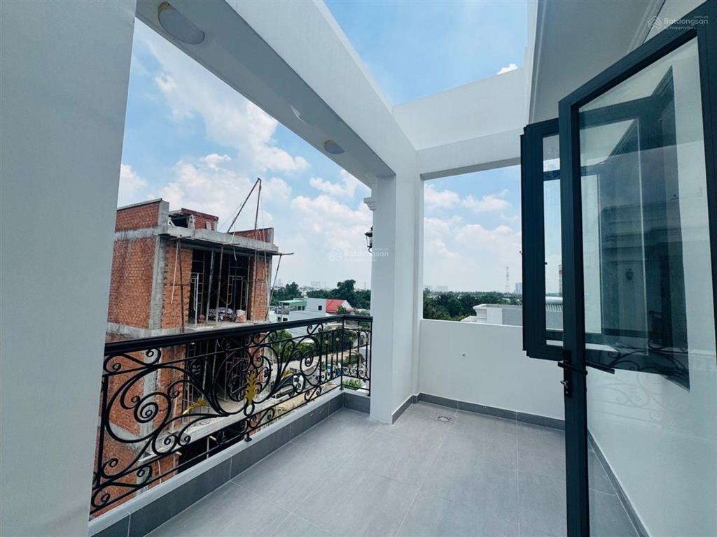 Hạ gấp 500tr về 7 tỷ 5, bán nhanh trong tháng,4 lầu, hiệp bình thủ đức, sổ hoàn công,ô tô trong nhà
