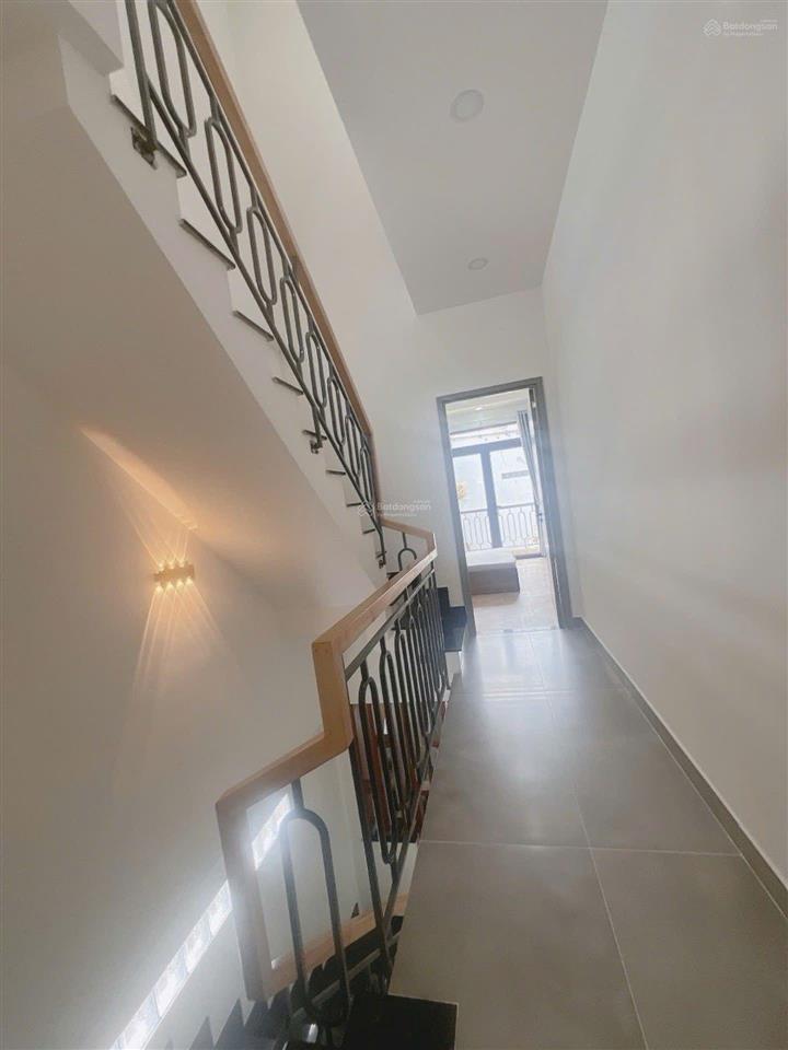 Nhà mới xây cực tâm huyết chủ giảm 300tr còn 5 tỷ 2,cách phạm văn đồng 300m,60m2, shr, hẻm ô tô lớn