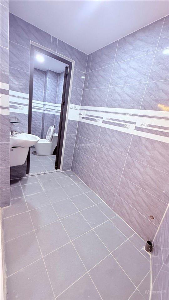 Giảm thêm 200tr cần bán gấp nhà linh xuân thủ đức 1 trệt 1 lầu 2 phòng ngủ, shr, giá chỉ hơn 2 tỷ