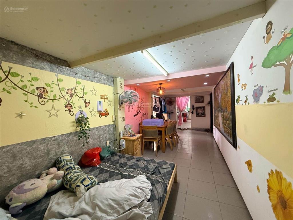 Chủ kẹt ngân hàng bán hòavốn nhà mặt phố tại chương dương, 15 tỷ, 136 m2, 12pn, 12wc