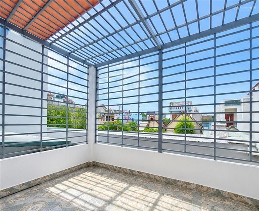 Bán gấp nhà ngay vincom dĩ an, 75m2, đường nhựa lớn, sổ hoàn công, nhỉnh 4 tỷ