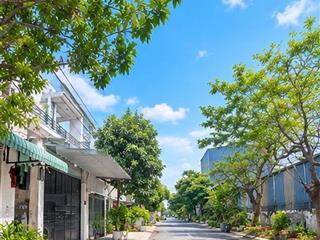 Bán gấp nhà ngay vincom dĩ an, 75m2, đường nhựa lớn, sổ hoàn công, nhỉnh 4 tỷ