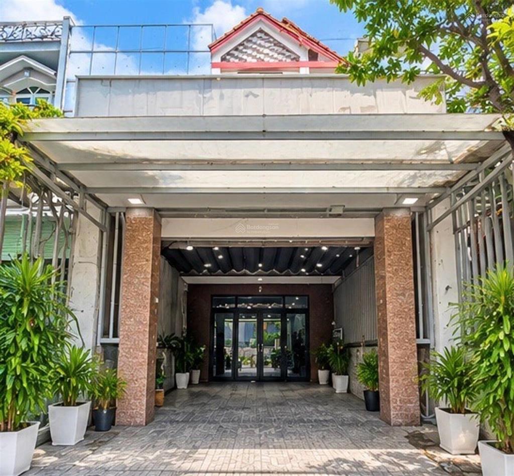 Bán gấp nhà ngay vincom dĩ an, 75m2, đường nhựa lớn, sổ hoàn công, nhỉnh 4 tỷ