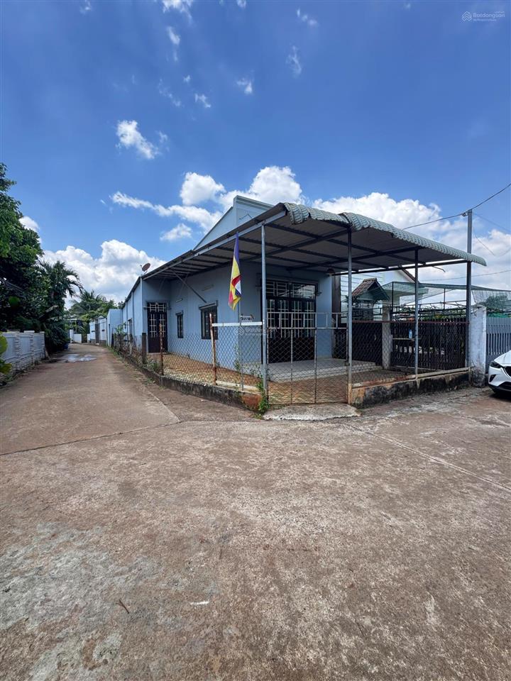 Bán gấp nhà cấp 4, nhà góc 2mt dt 173m2 6x29m chỉ 800tr xuân định, đồng nai