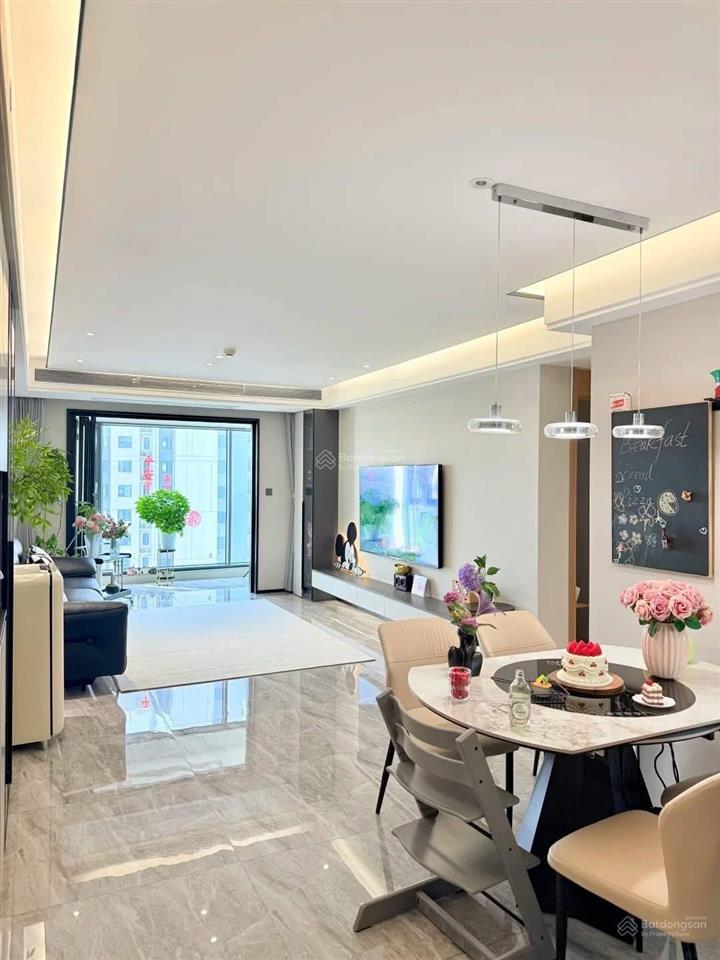 Bán cc tại oriental plaza 685 âu cơ, 4 tỷ vnd, 78m2, đẹp, nhiều tiện ích