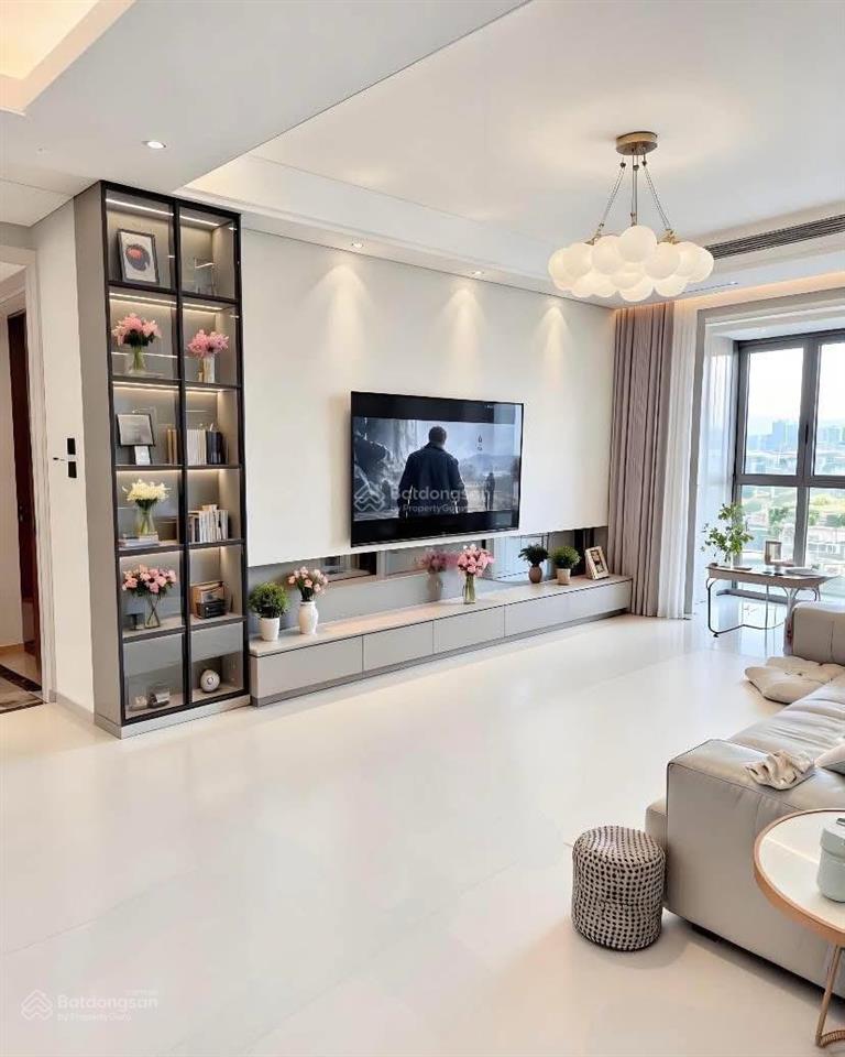 Bán cc tại oriental plaza 685 âu cơ, 4 tỷ vnd, 78m2, đẹp, nhiều tiện ích