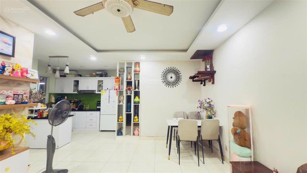 Cho thuê cc 2pn, 2wc tại tân hương tower, 9 triệu, 76m2, đẹp, tiện ích đầy đủ