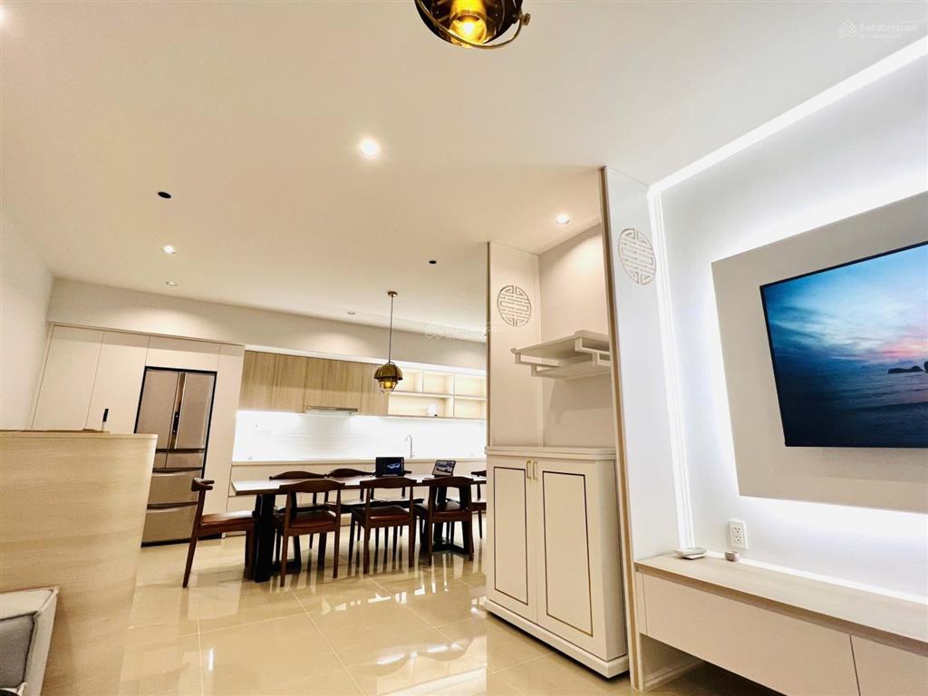 Bán căn hộ 2pn, 2wc tại central plaza, 5,3 tỷ, 70m2, tân bình xem nhà 0938 114 *** e phượng