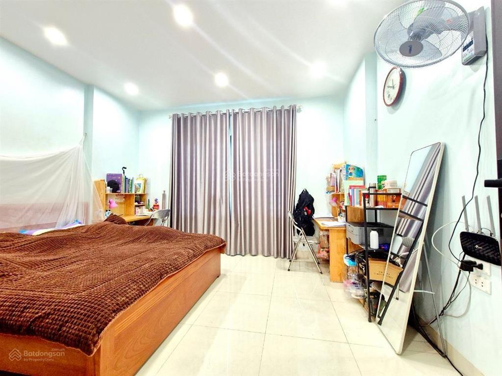 Hàng siêu hiếm tại yên nghĩa, 56 m2, 3 tầng, 7m mặt tiền, giá 5.5 tỷ, pháp lý đầy đủ