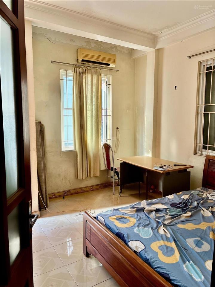 Bán nhà riêng tại đường láng, đống đa, ôtô đỗ cửa, 150m ra mặt phố láng, dt 45m2 4 tầng giá 11 tỷ