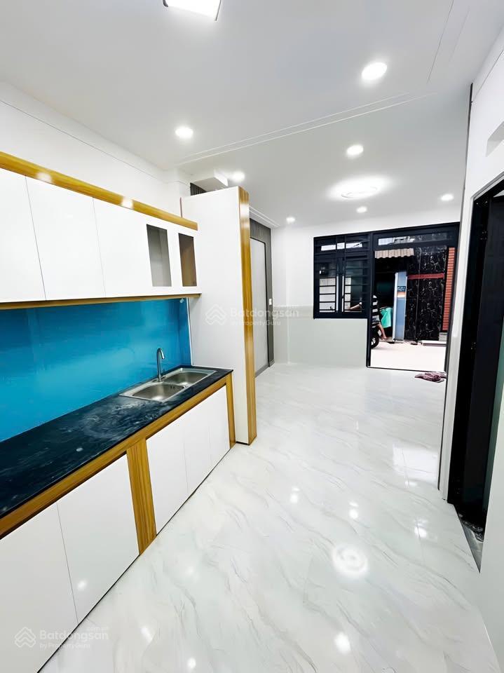 Nhà hxh đường trần thị hè, 4x6m, 2pn, nhà đẹp giá 780tr công chứng liền