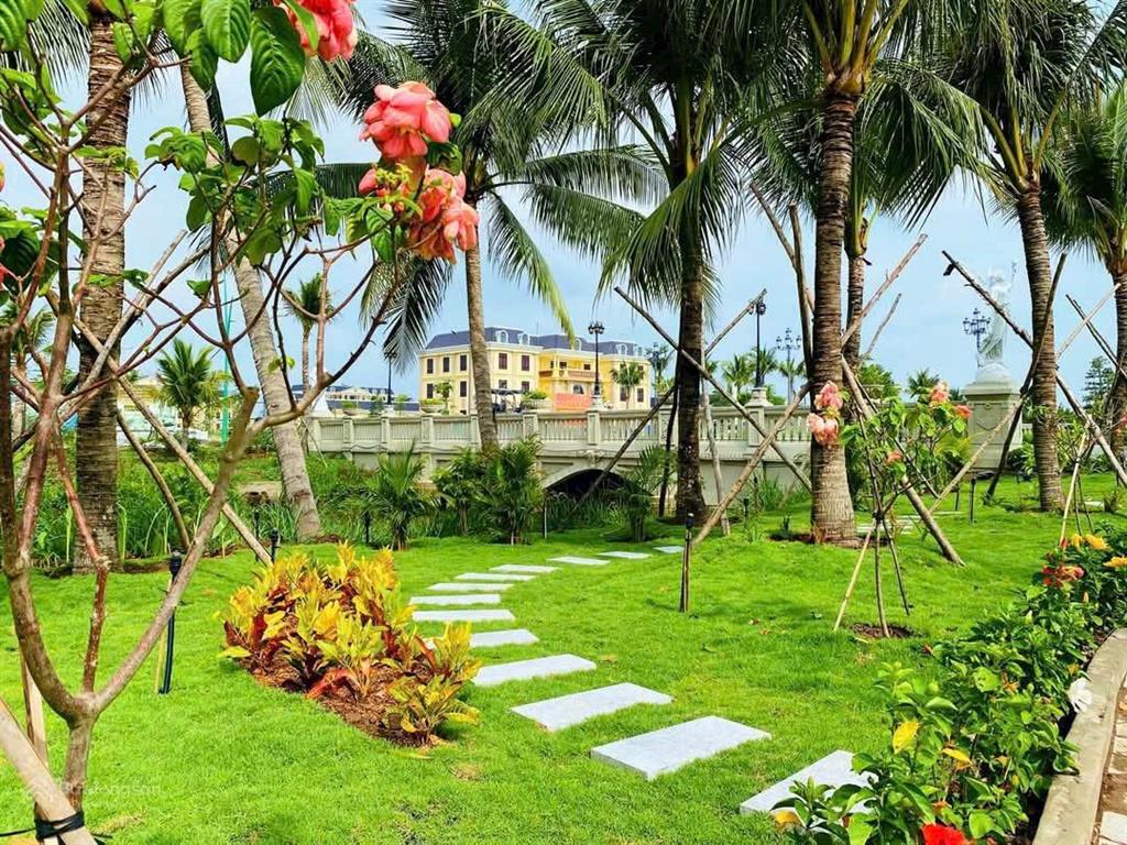 Đất đẹp đối diện co.op thủ thừa giá chỉ 2,1 tỷ