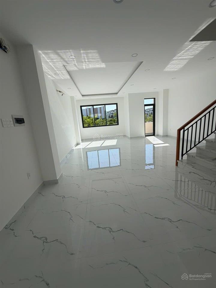Cho thuê mặt bằng tầng 1 shophouse t&t city long hậu, dt 6*20m, trống suốt