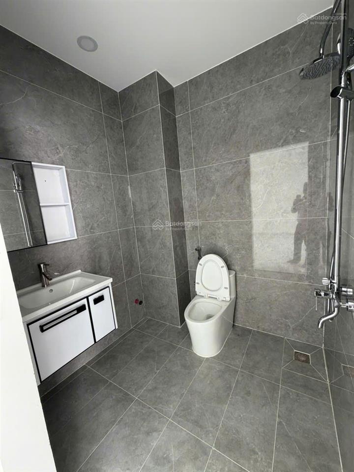 Cho thuê mặt bằng tầng 1 shophouse t&t city long hậu, dt 6*20m, trống suốt