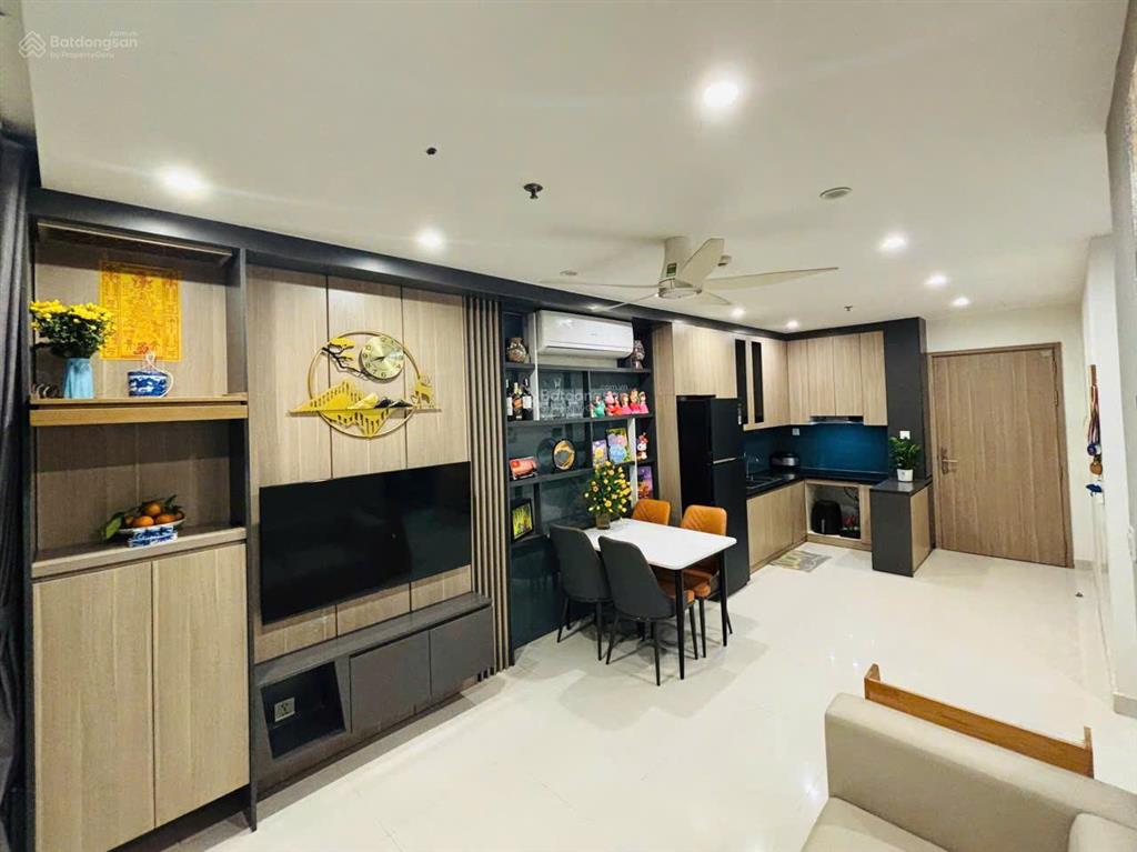 Bán căn hộ 2pn1wc tại vinhomes smart city, 4,4 tỷ, 55m2 ban công siêu mát
