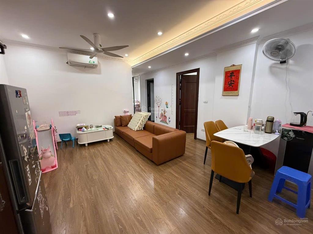 Bán căn hộ 3 phòng ngủ mà giá nhỉnh 6,3 tỉ hướng thoáng mát sổ đỏ lâu dài