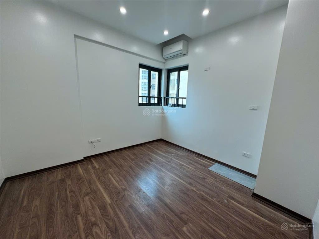 Căn hộ 2pn đầy đủ tiện nghi ở b11 nam trung yên, 5.2 tỷ, 65m2