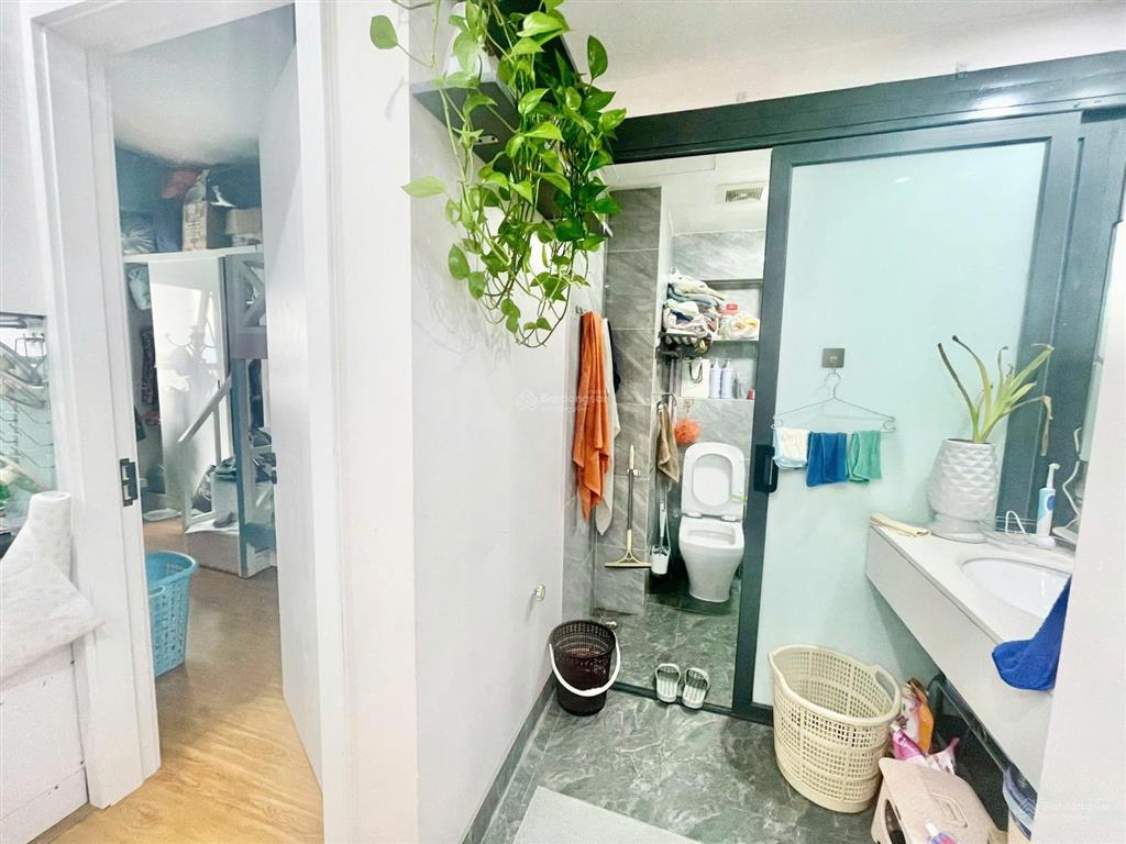 Bán gấp căn hộ 2pn tại chung cư 30t nam trung yên, 4,6 tỷ, dọn vô là ở luôn được.