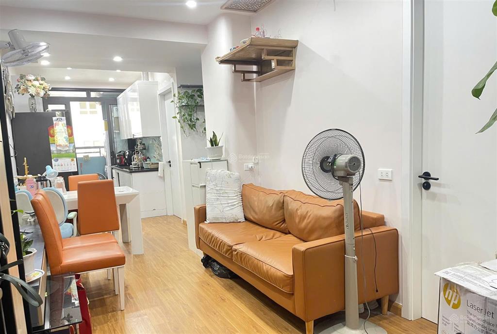 Bán gấp căn hộ 2pn tại chung cư 30t nam trung yên, 4,6 tỷ, dọn vô là ở luôn được.