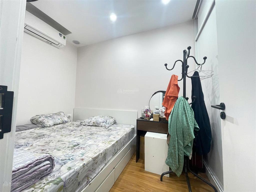 Bán gấp căn hộ 2pn tại chung cư 30t nam trung yên, 4,6 tỷ, dọn vô là ở luôn được.